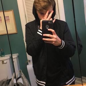 Meet your Posher, Bradley d